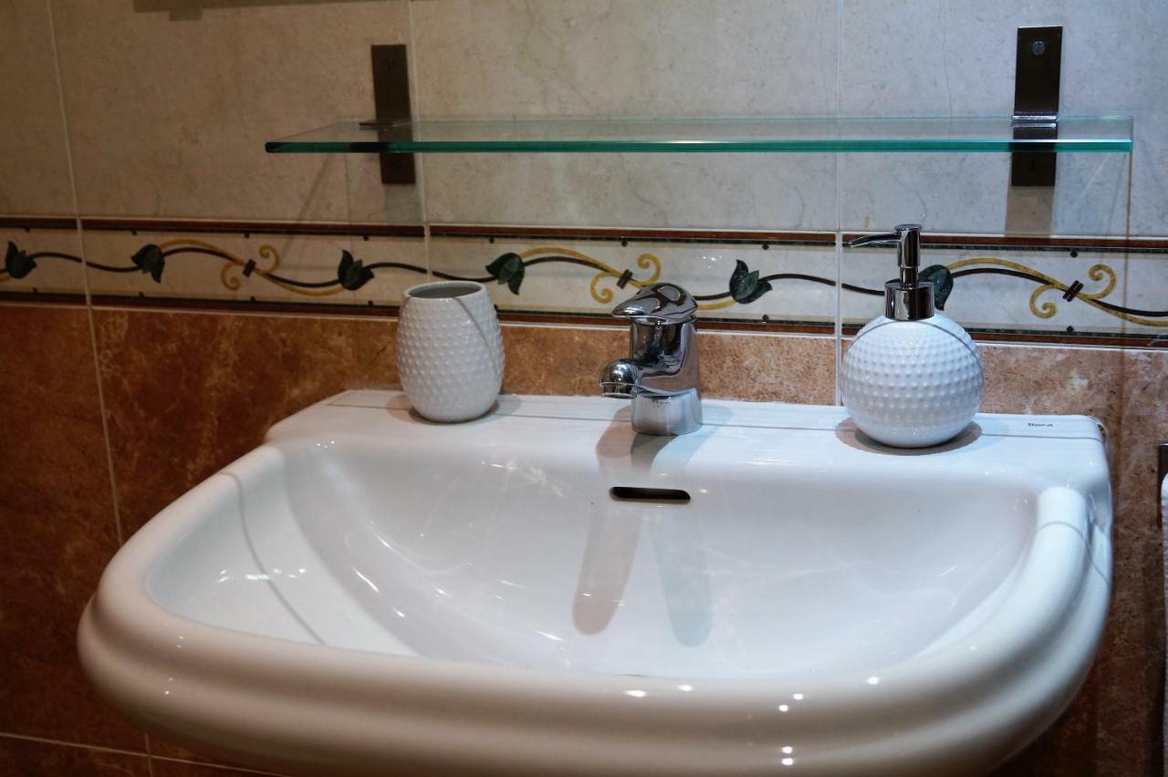 Apartamento Plaza Alfonso XII Μάλαγα Εξωτερικό φωτογραφία